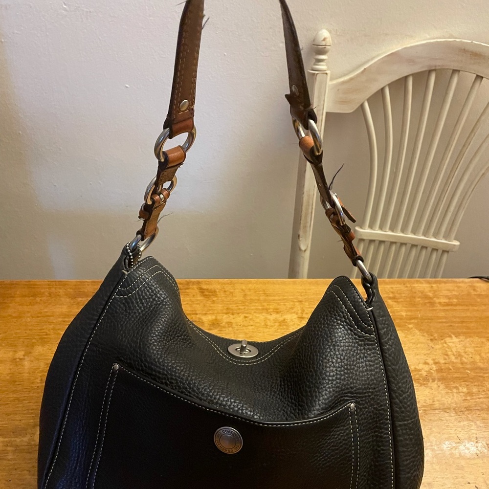 Coach pebble leather hobo bag with brown handle - Picture 2 of 6